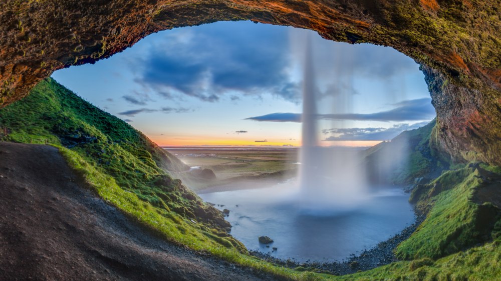 BIG_BIG-copy-copy-copy-islandia-1487864741983_17579292192593