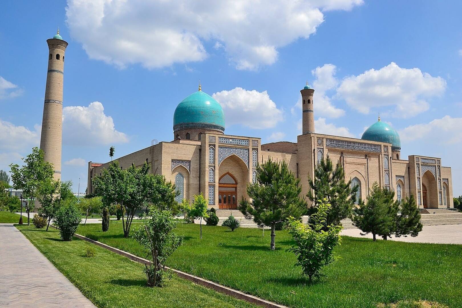 arhitekturnia kompleks hazret imam