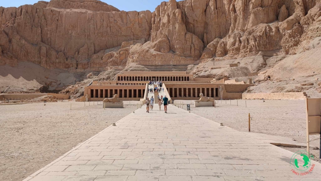 poseshtenie na hrama na khnum