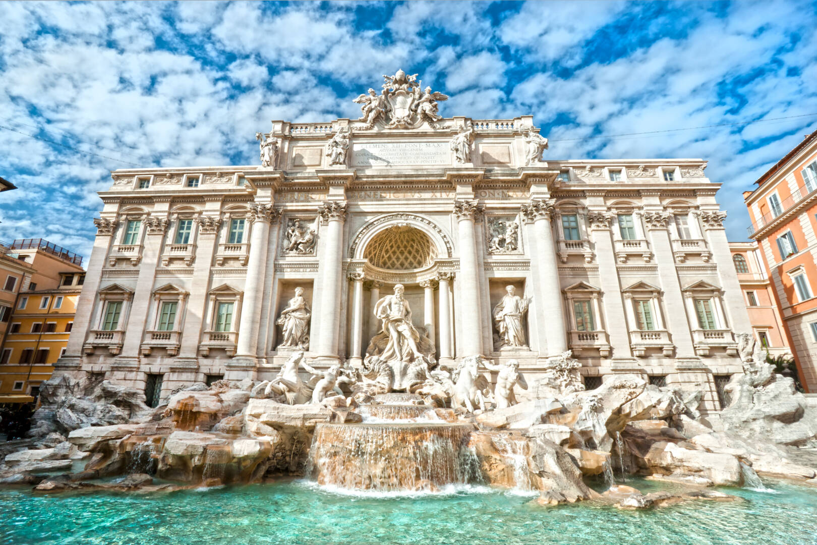 Wide,Angle,View,Of,The,Famous,Trevi,Fountain,,Rome,,Italy.