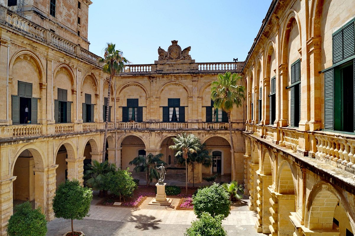 malta dvorets